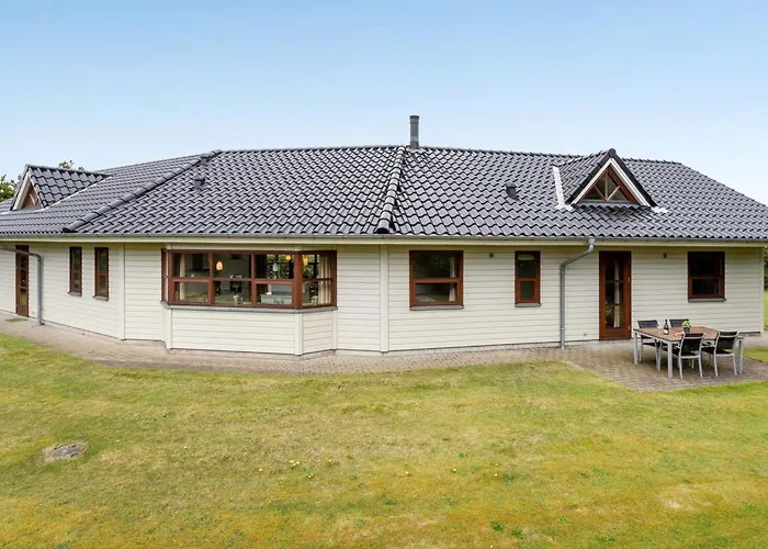 Amundi - 3-8km From The Sea By Interhome *